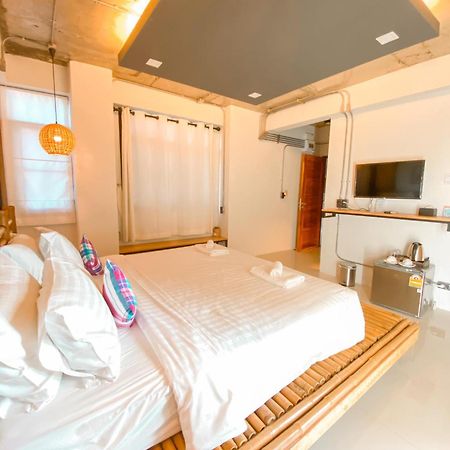Luck Esan Loft Hotel Ubon Ratchathani Bagian luar foto